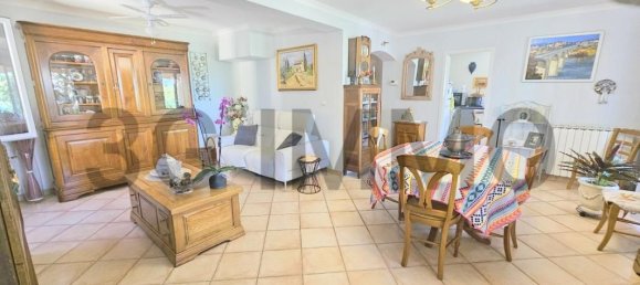 Villa de 4 dormitorios en Sainte-Anastasie, France No. 197233 4