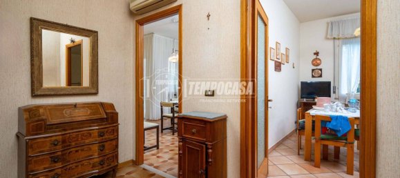 2 bedrooms Apartment in Reggio Emilia, Italy No. 348669 4