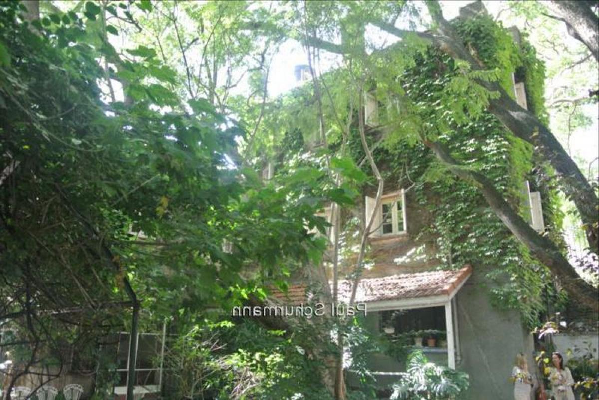 5 bedrooms House in Montevideo, Uruguay No. 1570