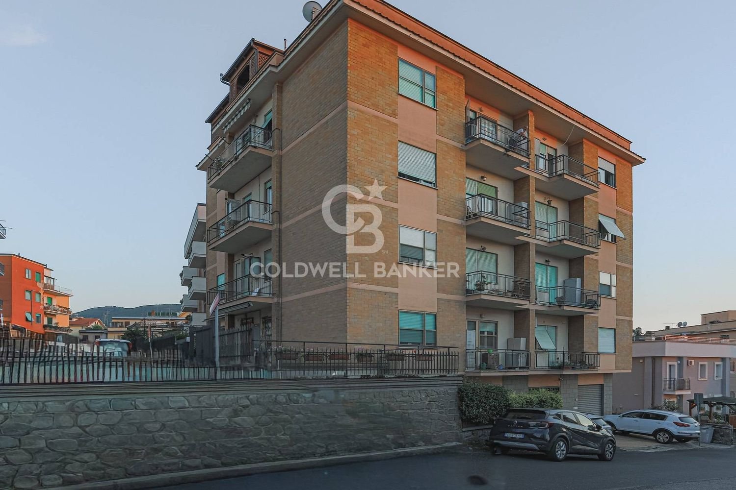 Apartamento de 6 dormitorios en Viterbo, Italy No. 380205