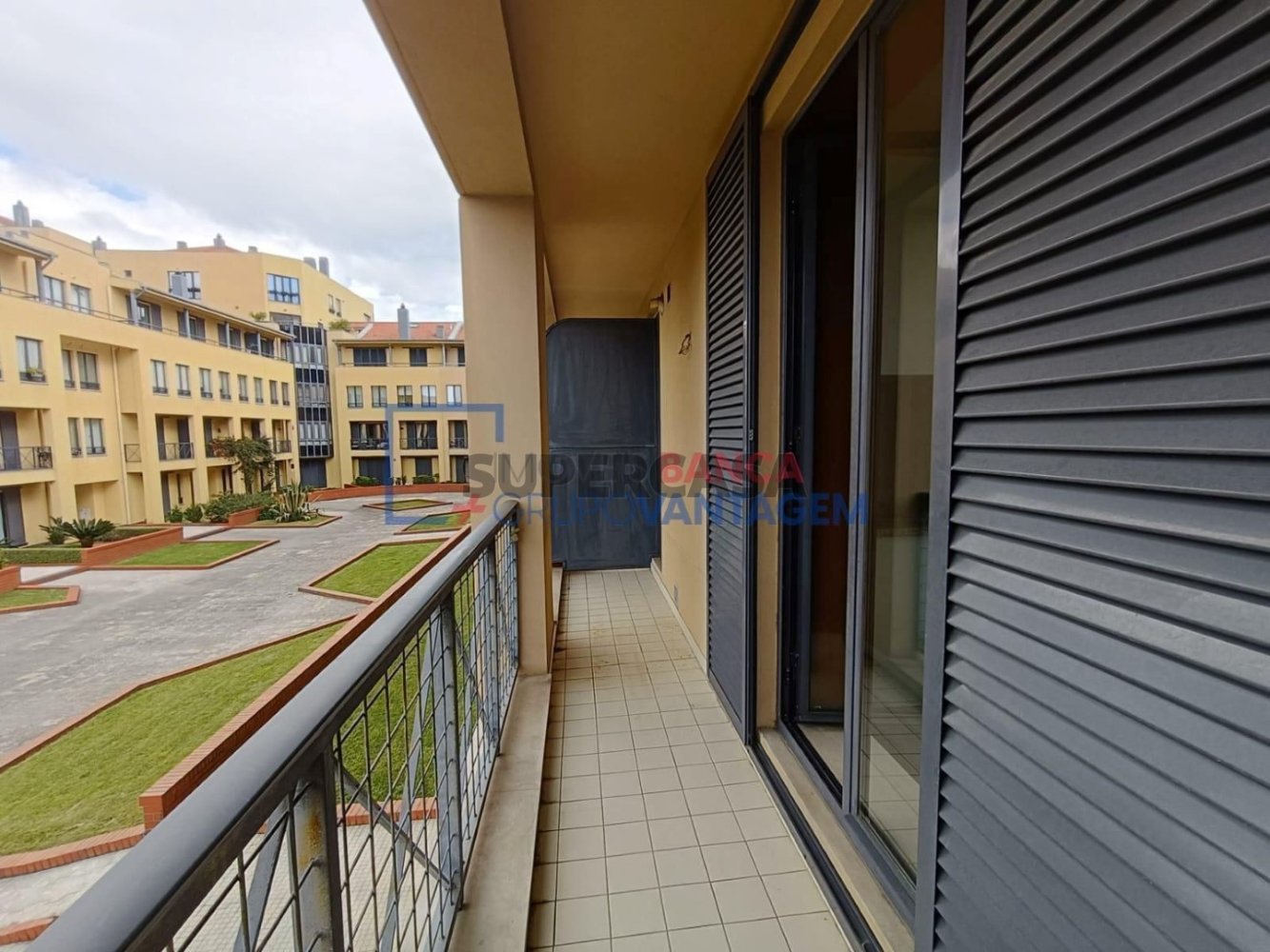 3 bedrooms Apartment in Porto, Portugal No. 286875