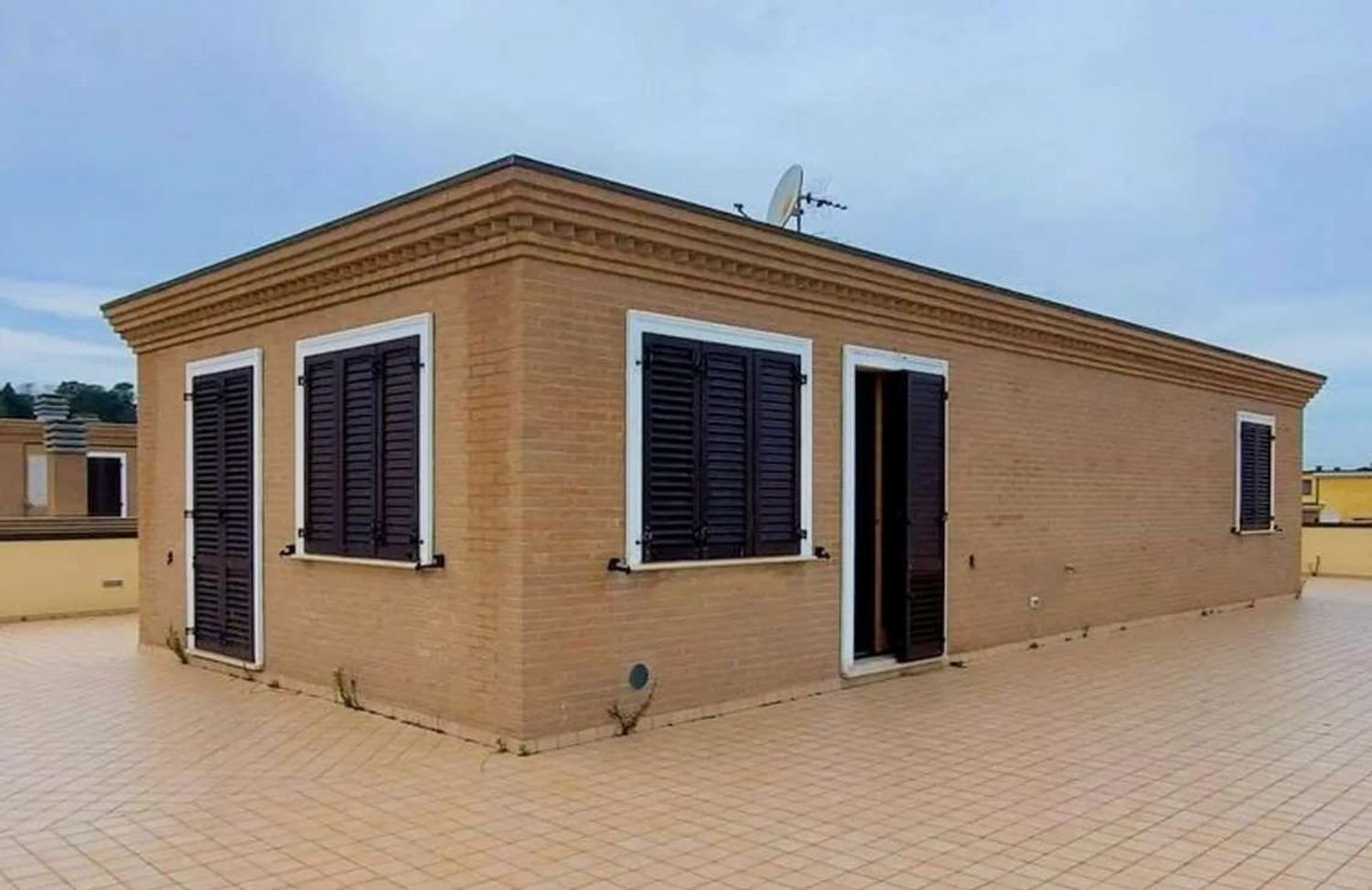 Propiedad comercial en Porto Sant'Elpidio, Italy 179 m² No. 343422
