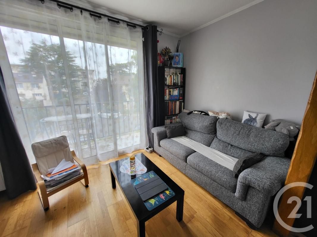 2 bedrooms Apartment in Massy, France No. 171576