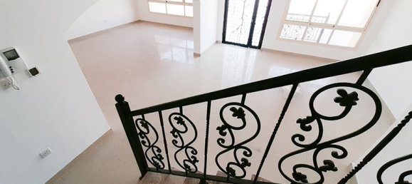 Вилла с 4 спальнями в Абу-Даби, ОАЭ № 6376 7