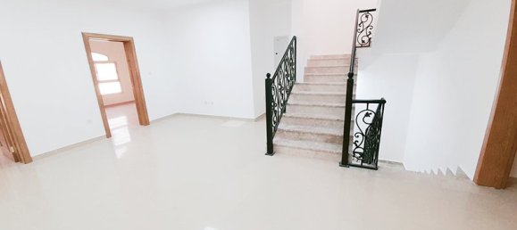 Вилла с 4 спальнями в Абу-Даби, ОАЭ № 6376 4