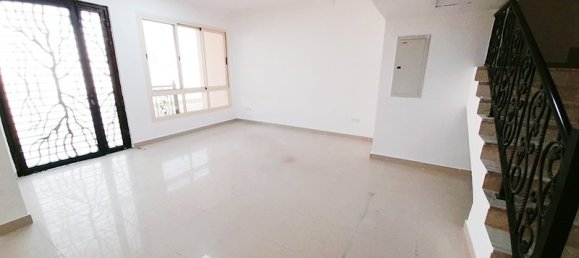 Вилла с 4 спальнями в Абу-Даби, ОАЭ № 6376 11