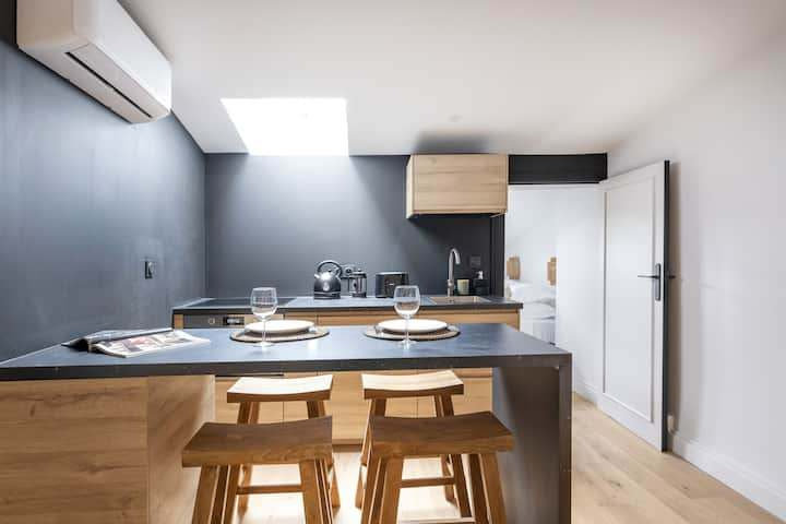 7 rooms Building in Bordeaux, France No. 95634