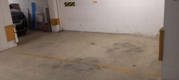  مرآب في Bologna, Italy رقم 140326 5