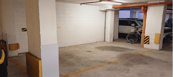  مرآب في Bologna, Italy رقم 140326 2