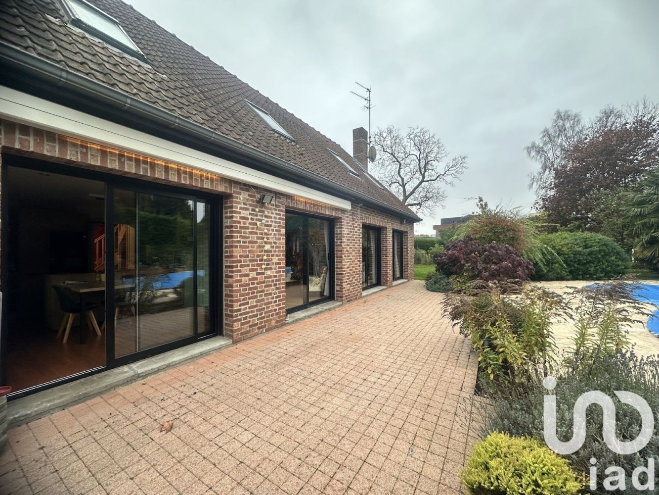 Casa de 5 dormitorios en Arras, France No. 155712