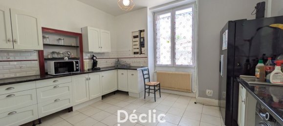 3 bedrooms House in Vienne, France No. 343818 9