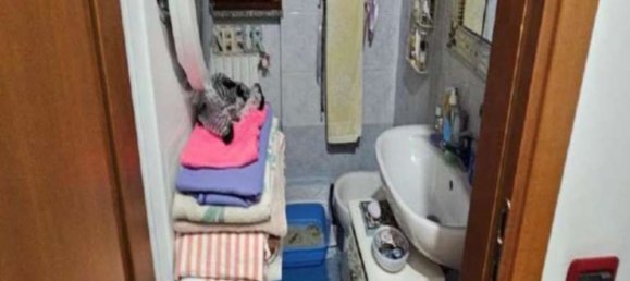 3 rooms Apartment in Vanzago, Italy No. 278544 7