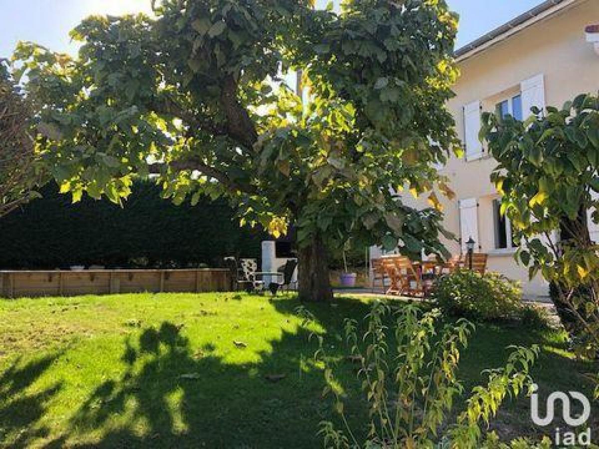 4 bedrooms House in Voiron, France No. 30861