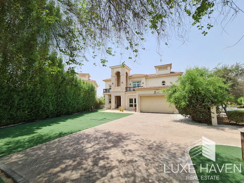 Villa de 4 dormitorios en Jumeirah Islands, UAE No. 14068