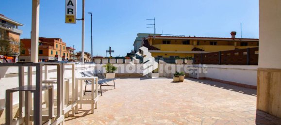 4غرفة عقار تجاري في Pomezia, Italy رقم 65340 2