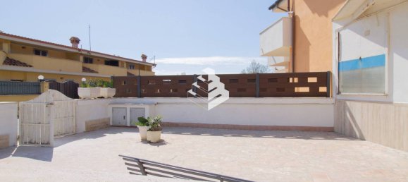 4غرفة عقار تجاري في Pomezia, Italy رقم 65340 3