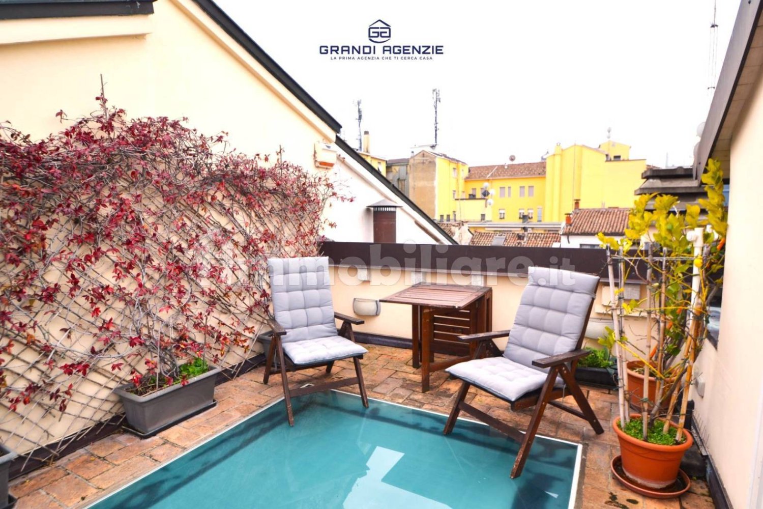 2 bedrooms Apartment in Parma, Italy No. 381293