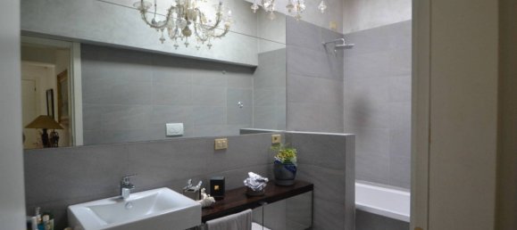 2 bedrooms Apartment in Parma, Italy No. 381293 6