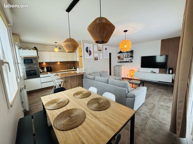 Квартира с 3 спальнями в Марсель, Франция № 360974