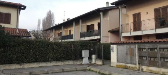 4 rooms Apartment in Roncaro, Italy No. 180626 10