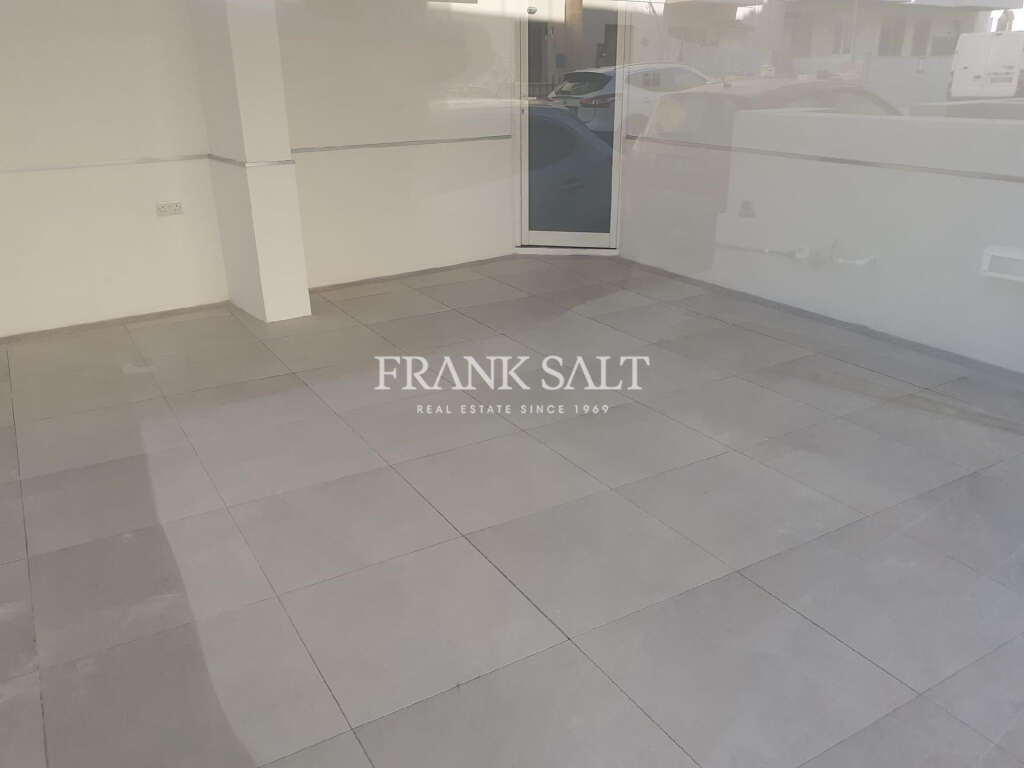 32m² Shop in Marsaskala, Malta No. 12447