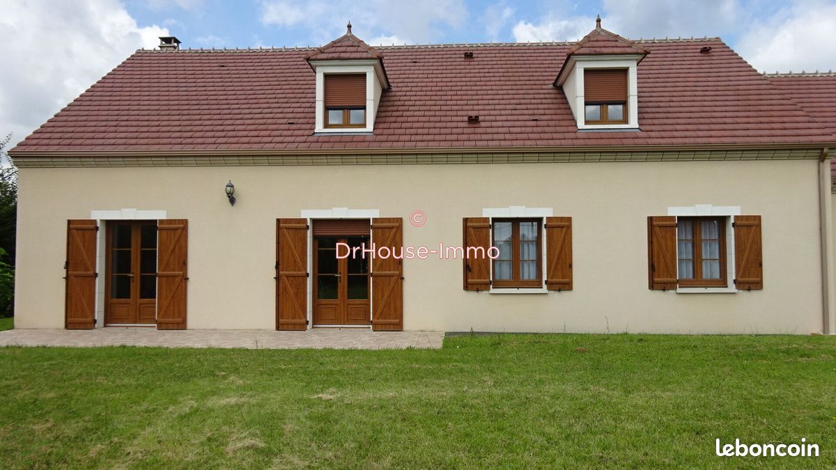 4 bedrooms House in Saint-Amand-Montrond, France No. 48255