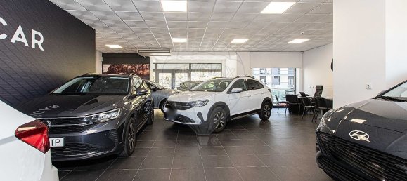 196m² Commercial property in Odivelas, Portugal No. 70694 9