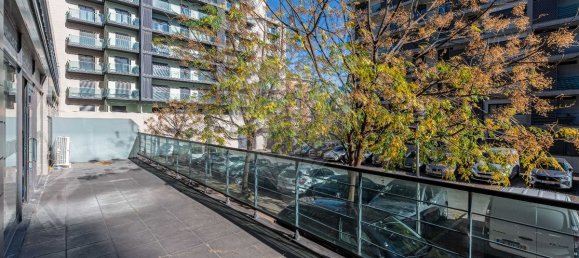 196m² Commercial property in Odivelas, Portugal No. 70694 7