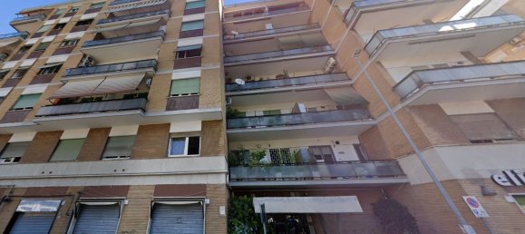 Apartamento de 3 habitaciónes en Rome, Italy No. 196492 2