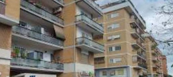 Apartamento de 3 habitaciónes en Rome, Italy No. 196492 3