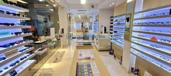 1-Zimmer Gewerbliche Immobilie in Naples, Italy, Nr. 176932 3