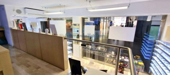 1-Zimmer Gewerbliche Immobilie in Naples, Italy, Nr. 176932 11