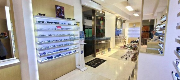 1-Zimmer Gewerbliche Immobilie in Naples, Italy, Nr. 176932 9