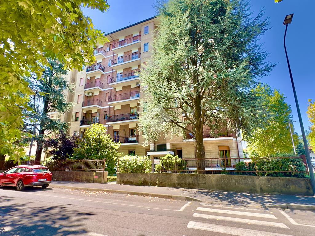 3 bedrooms Apartment in Tortona, Italy No. 287115