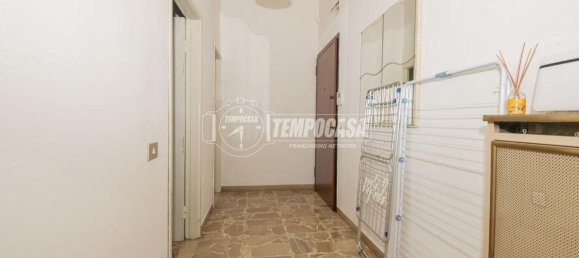 3-salle Appartement à Modena, Italy No. 107424 3
