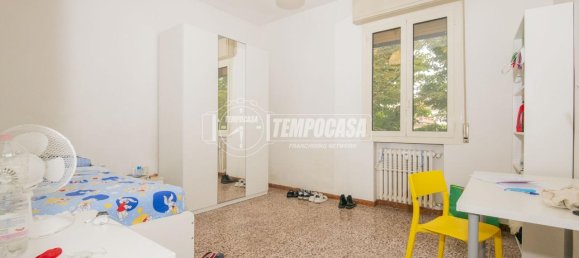 3-salle Appartement à Modena, Italy No. 107424 11