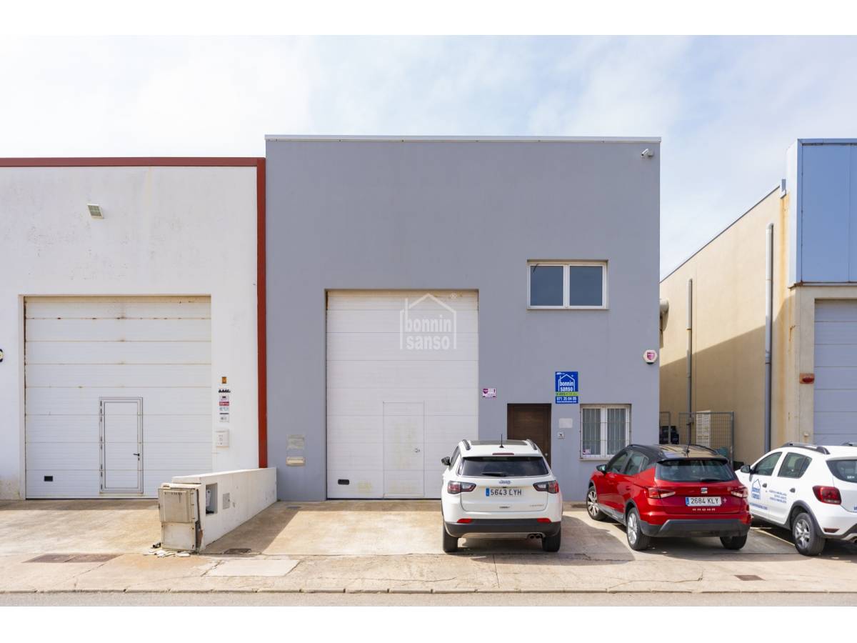 Propriété commerciale à Sant Lluis, Spain 316m² No. 133252