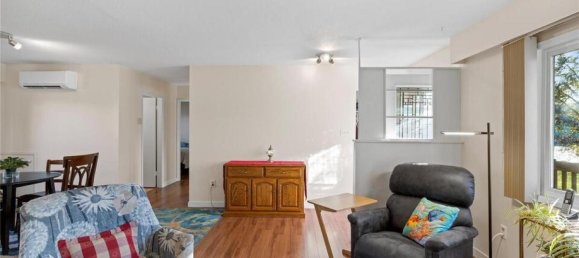 2 bedrooms House in British Columbia, Canada No. 1208 5