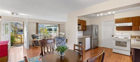 2 bedrooms House in British Columbia, Canada No. 1208 10