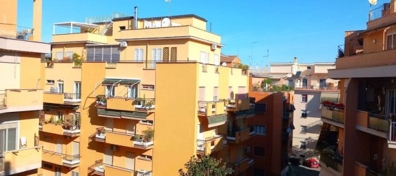 2 bedrooms Apartment in Rome, Italy No. 273957 2