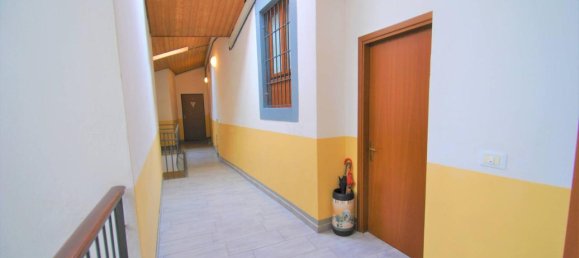 Квартира с 2 комнатами в Альцано Ломбардо, Италия № 38767 16