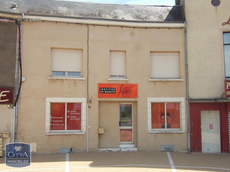 Edificio en Le Blanc, France 98 m² No. 90603