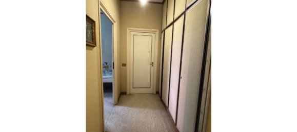 5 rooms Apartment in Rome, Italy No. 10594 16