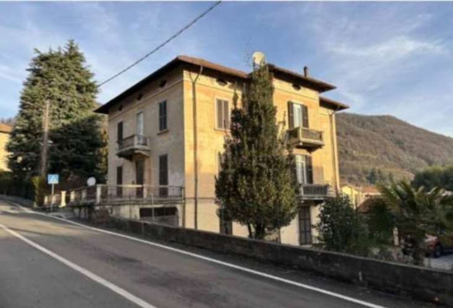 4 rooms Apartment in Olgiate Molgora, Italy No. 4261