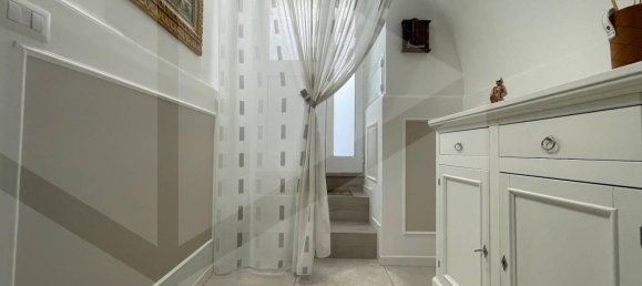 3-salle Appartement à Andria, Italy No. 15135 4