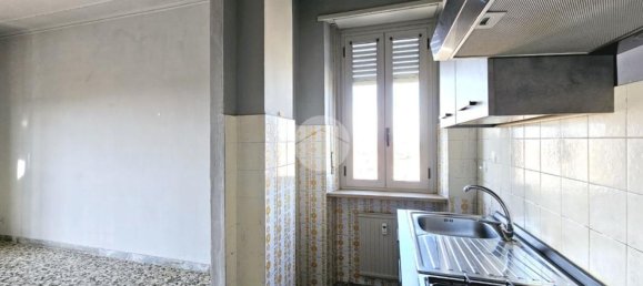 3 rooms Apartment in Torrazza Piemonte, Italy No. 2892 4