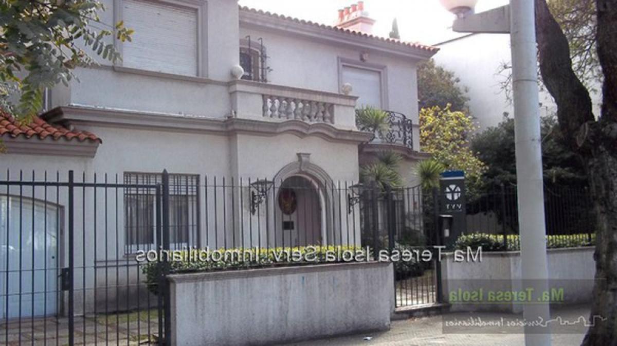 4 bedrooms House in Montevideo, Uruguay No. 10669