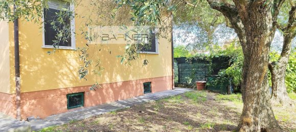 5 bedrooms Villa in Massarosa, Italy No. 331345 4