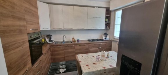 4 rooms Apartment in Carrara, Italy No. 31119 4