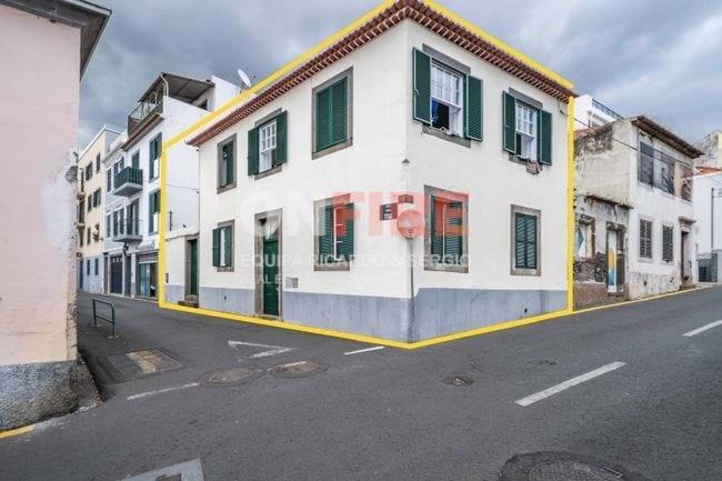 Casa de 3 dormitorios en Funchal, Portugal No. 339082